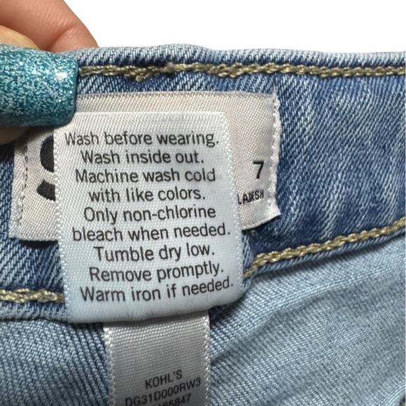 Girls SO Size 7 Denim Shorts – Light Wash Distressed Cuffed Hem - Picture 2 of 7